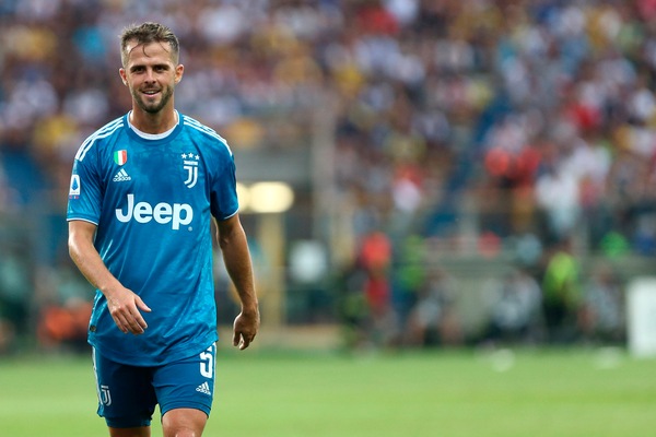 Il Psg non abbandona Pjanic: la posizione della Juve