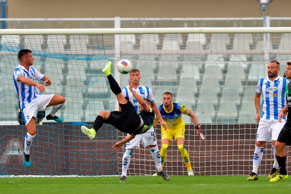 Serie B, Pescara ok: 4-2 al Pordenone. Juve Stabia-Pisa 0-2