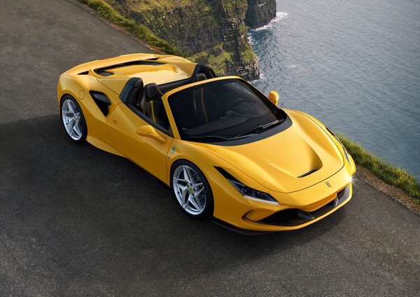 Ferrari F8 Spider, una "scoperta" da brividi