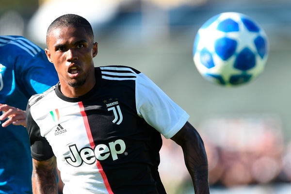 Douglas Costa: "Non ho mai pensato di lasciare la Juve"
