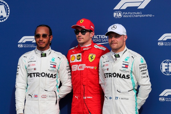 Bottas: "È dura lottare in pista con Leclerc"