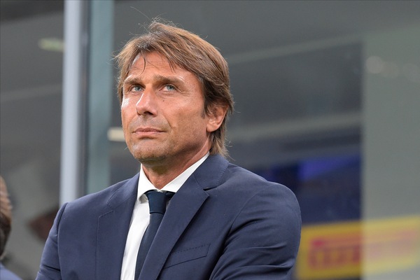 Conte bordata a Sarri: "Stia tranquillo, ora sta dalla parte forte"