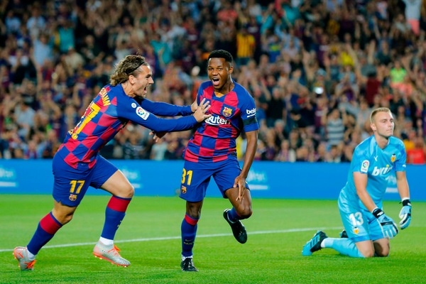 Liga: manita Barcellona, Atletico ko, vittoria con il brivido per il Real