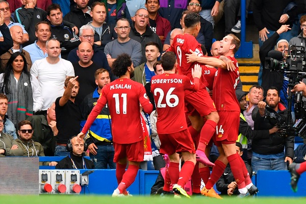 Premier, il Liverpool vince 2-1 in casa del Chelsea. Pogba out, United ko