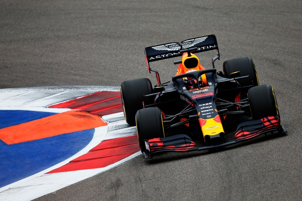 Gp Russia: Verstappen si impone nelle seconde libere, poi c'è Leclerc