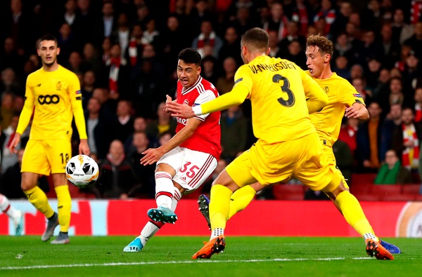Manchester United, pari con l'Az Alkmaar: vola l'Arsenal, vince il Wolverhampton