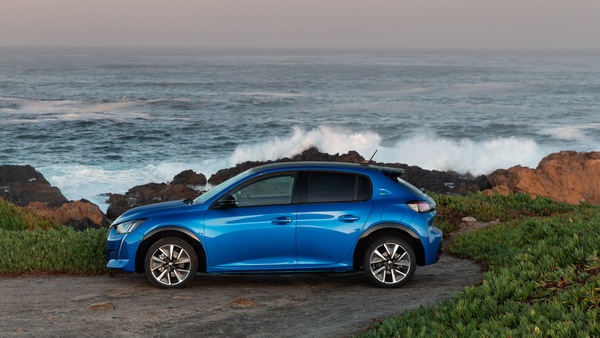 Peugeot e-208, la prima prova