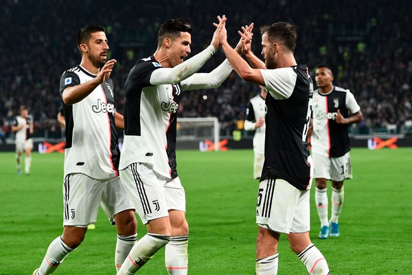 Juve-Bologna 2-1: Ronaldo, Pjanic e Buffon fanno volare Sarri