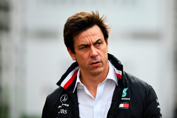 Wolff: "In futuro gestiremo meglio i rinnovi"