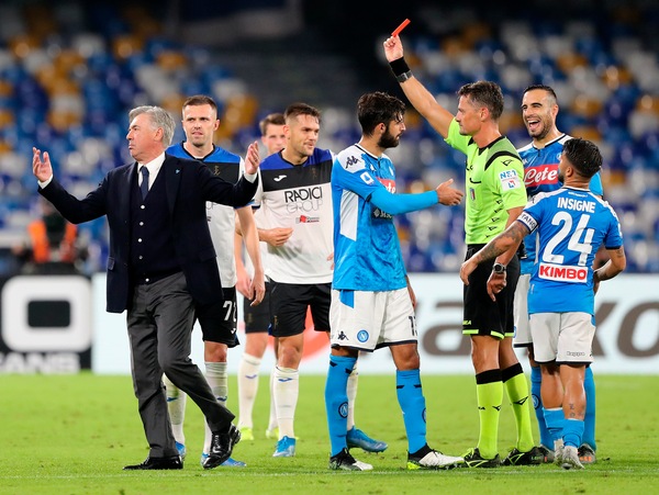 Napoli, ricorso d'urgenza per la squalifica di Ancelotti