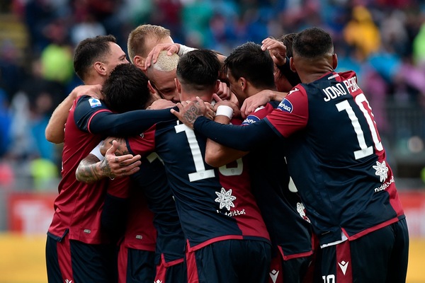 Cagliari-Fiorentina 5-2: continua lo show dei rossoblù