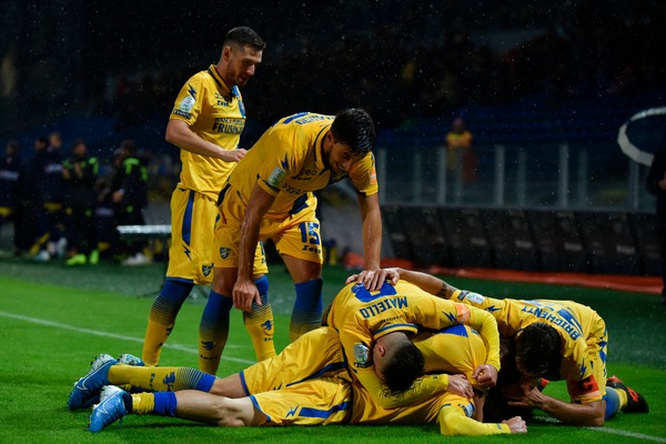 Serie B, il Frosinone rovina i piani del Chievo: 2-0 firmato Dionisi e Paganini
