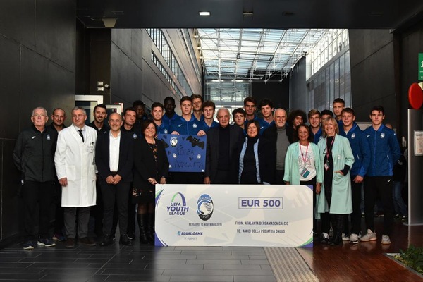 Atalanta, visita della Primavera e donazione all'ospedale di Bergamo