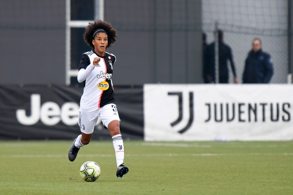 Leggi, UEFA, calciatrici: tutti al lavoro per il professionismo nel calcio femminile