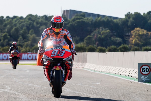 MotoGp, Valencia: Marquez più veloce nel Warm Up, Rossi 11°