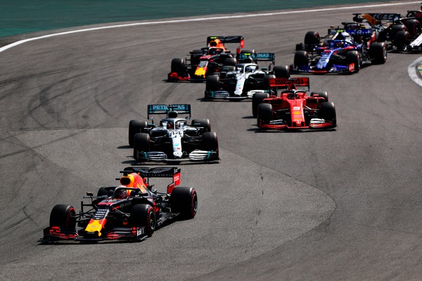 Gp Brasile: vince Verstappen, fuori le Ferrari