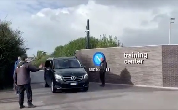 Napoli, incontro tra De Laurentiis e la squadra: trapela ottimismo