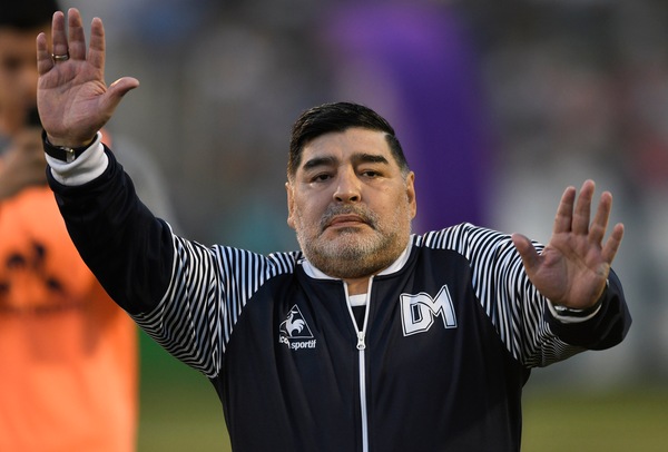 Maradona non ci sta: "Io non tradisco, non sono inglese"