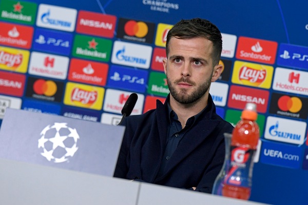 Juve, Pjanic: "Ci fidiamo di Sarri, dall'esterno troppa negatività"