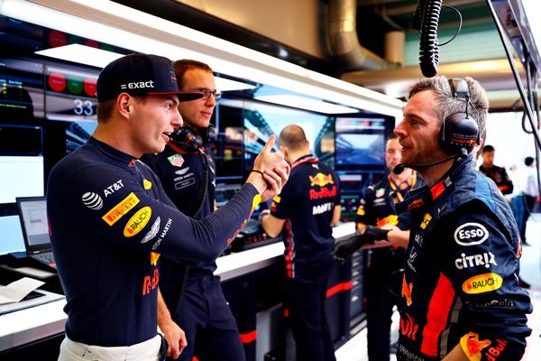 Max Verstappen: "Mai alla Ferrari con Leclerc"