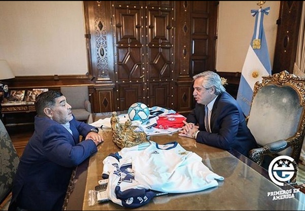 Maradona va in visita dal presidente Alberto Fernandez