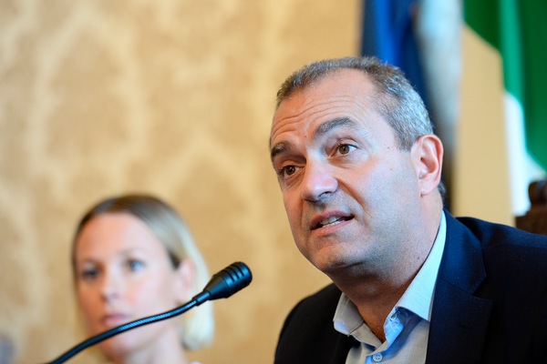 Napoli, De Magistris: "Squadra ritrovata, ma servono conferme"