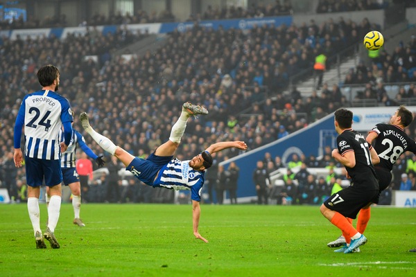 Tottenham ko, Leicester super e un gol magico ferma il Chelsea
