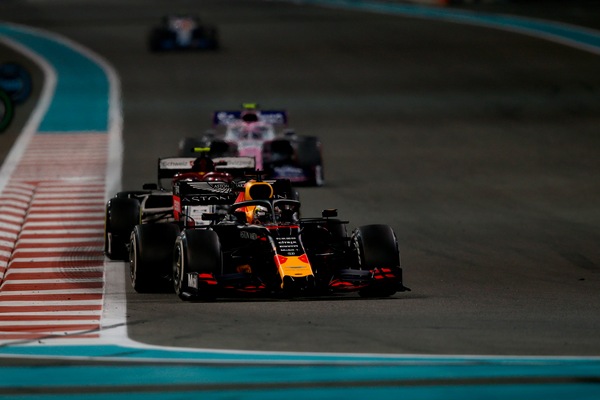 F1: meno test nel 2020, e tornerà la bandiera a scacchi
