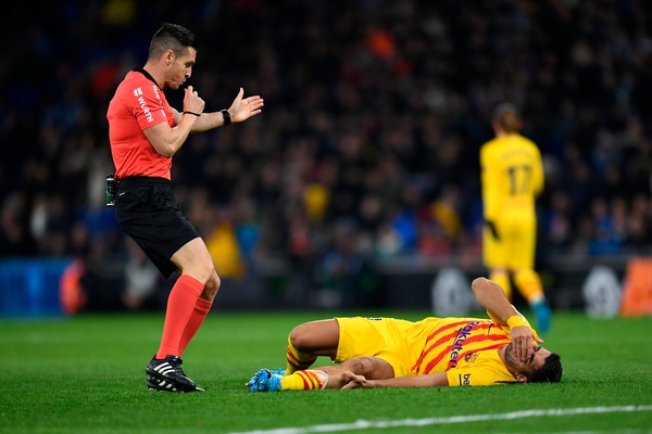 Barcellona, Suarez ko: deve operarsi. Salta il Napoli in Champions?