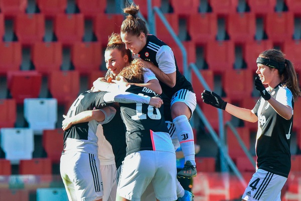 La Juve vince in rimonta col Tavagnacco e chiude al comando il girone d'andata