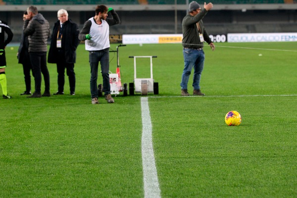 Verona-Genoa, incredibile: linee storte, posticipato l'inizio della gara