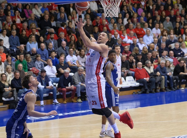 Milano vince a Trieste. Brescia si ferma con Brindisi. Ok Cremona e Fortitudo