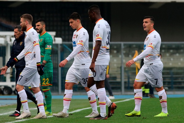 Lecce, bocche cucite dopo la sconfitta con il Verona