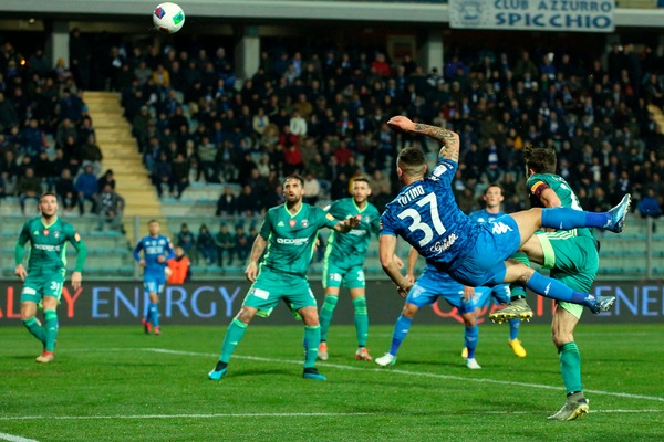 Tutino regala il derby all'Empoli allo scadere: 2-1 al Pisa