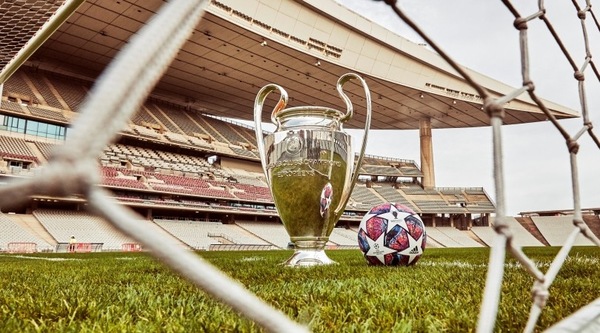 Nuovo pallone per la finale di Champions: ecco Istanbul 20