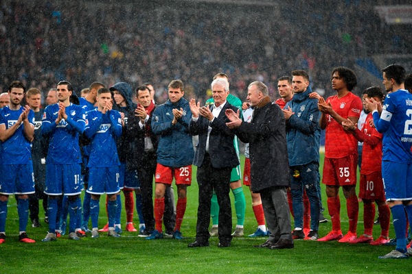 Schalke, via dal campo in caso di cori o striscioni contro Hopp