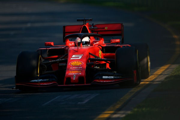 F1, Carey: "Coronavirus? Nessun problema per la gara in Australia"
