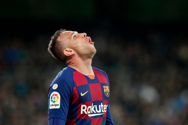 Napoli, altro problema per il Barcellona: Arthur ko