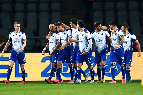 Sampdoria, vietati autografi e foto con calciatori per il Coronavirus