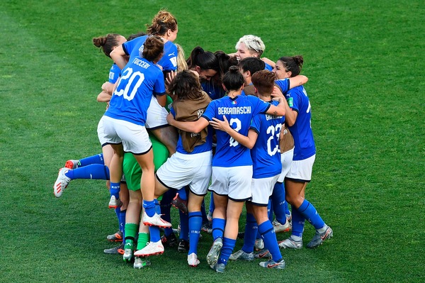 Le Azzurre contro il Covid-19: aperto il fondo "Le regole del gioco"