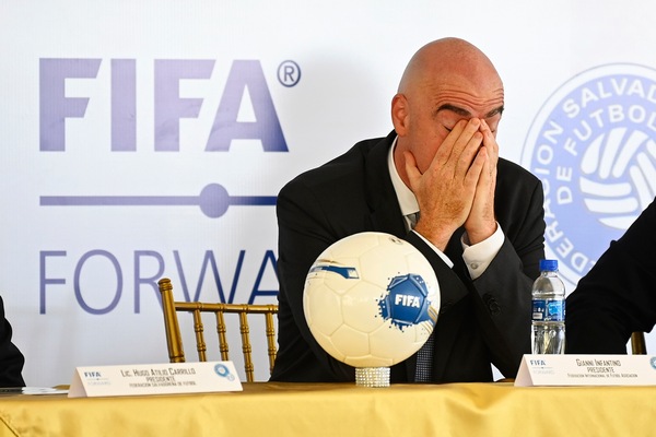 Mondiale per club, la Fifa ufficializza il rinvio a data da destinarsi