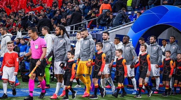 Coronavirus, il Lione: "Juve, a presto". La replica: "Non vediamo l'ora"