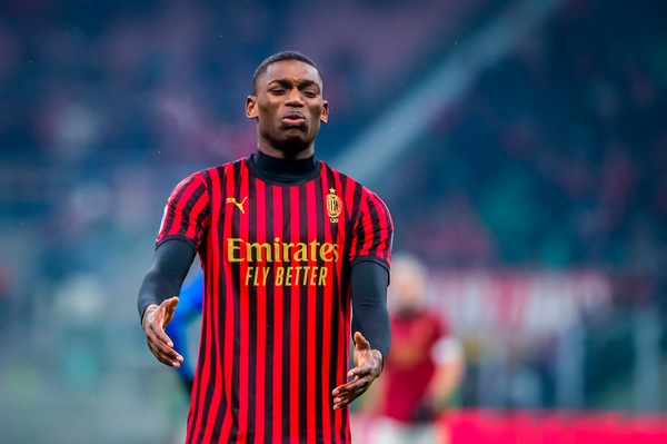 Milan, brutte notizie per Leao: "Paghi 16,5 milioni allo Sporting Lisbona"