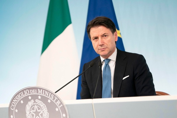 "Il premier Conte come un influencer: ecco la sua strategia su Facebook"