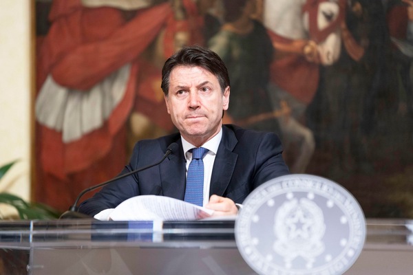 Coronavirus, Conte: “Misure fino al 13 aprile. No ad allenamenti per squadre e giocatori"