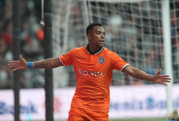 Robinho rivela: "Dalle discoteche inglesi all'arroganza di Ibrahimovic al Milan"