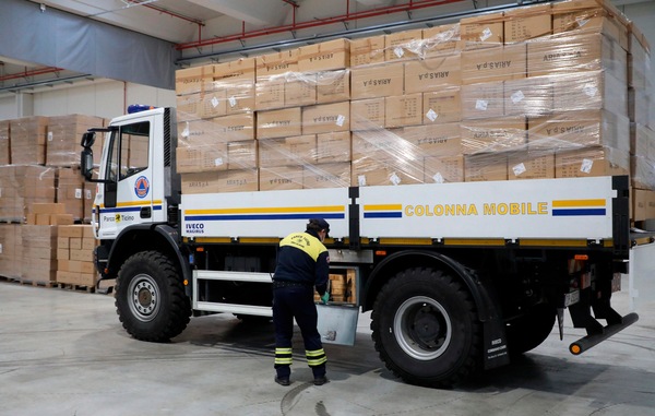 Coronavirus, a Lecce sequestrate quasi 6000 mascherine