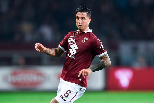 Torino, Izzo mette all'asta maglia speciale per famiglie bisognose di Napoli