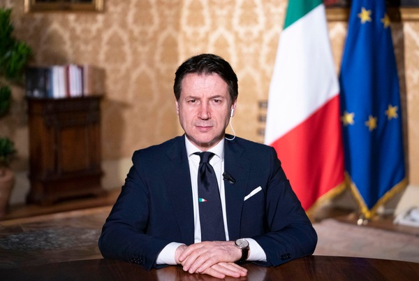 Coronavirus, Conte: "Prolunghiamo il lockdown fino al 3 maggio"