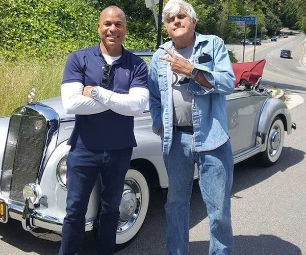 Mercedes del 1953 in panne, Jay Leno arriva in soccorso